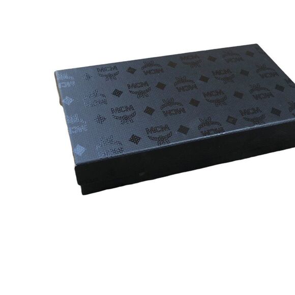 Red MCM Wallet With Removable Strap - Picture 6 of 16